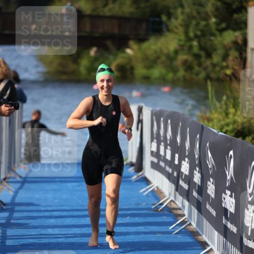 25.08.2024 - Elbe Triathlon Hamburg H.Heesch http://msf.ph/oto/6863821 25.08.2024 09:34:50 Schwimmen 475, 520, 537 meine-sportfotos.de