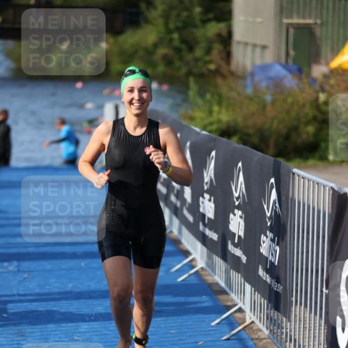 25.08.2024 - Elbe Triathlon Hamburg H.Heesch http://msf.ph/oto/6863823 25.08.2024 09:34:51 Schwimmen 475, 520, 537 meine-sportfotos.de
