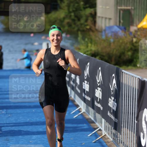 25.08.2024 - Elbe Triathlon Hamburg H.Heesch http://msf.ph/oto/6863826 25.08.2024 09:34:51 Schwimmen 475, 520, 537 meine-sportfotos.de