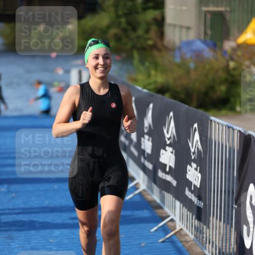 25.08.2024 - Elbe Triathlon Hamburg H.Heesch http://msf.ph/oto/6863838 25.08.2024 09:34:52 Schwimmen 475, 520, 537 meine-sportfotos.de