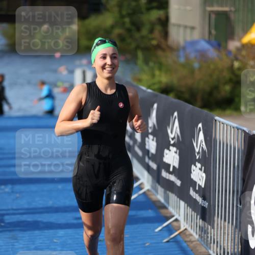 25.08.2024 - Elbe Triathlon Hamburg H.Heesch http://msf.ph/oto/6863839 25.08.2024 09:34:52 Schwimmen 475, 520, 537 meine-sportfotos.de