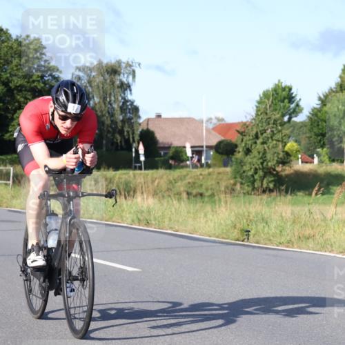 25.08.2024 - Elbe Triathlon Hamburg Fuchs,  Jonas http://msf.ph/oto/6863848 25.08.2024 09:21:05 Radfahren 89, 399, 267, 79, 39, 81, 300 meine-sportfotos.de