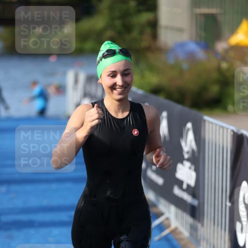 25.08.2024 - Elbe Triathlon Hamburg H.Heesch http://msf.ph/oto/6863856 25.08.2024 09:34:52 Schwimmen 475, 520, 537 meine-sportfotos.de