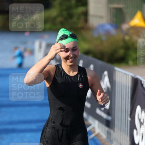25.08.2024 - Elbe Triathlon Hamburg H.Heesch http://msf.ph/oto/6863862 25.08.2024 09:34:52 Schwimmen 475, 520, 537 meine-sportfotos.de