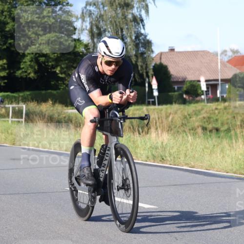 25.08.2024 - Elbe Triathlon Hamburg Fuchs,  Jonas http://msf.ph/oto/6863865 25.08.2024 09:21:08 Radfahren 267, 79, 39, 81, 300 meine-sportfotos.de
