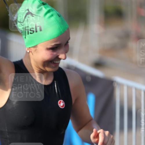 25.08.2024 - Elbe Triathlon Hamburg H.Heesch http://msf.ph/oto/6863872 25.08.2024 09:34:53 Schwimmen 475, 537 meine-sportfotos.de
