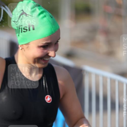 25.08.2024 - Elbe Triathlon Hamburg H.Heesch http://msf.ph/oto/6863875 25.08.2024 09:34:53 Schwimmen 475, 537 meine-sportfotos.de