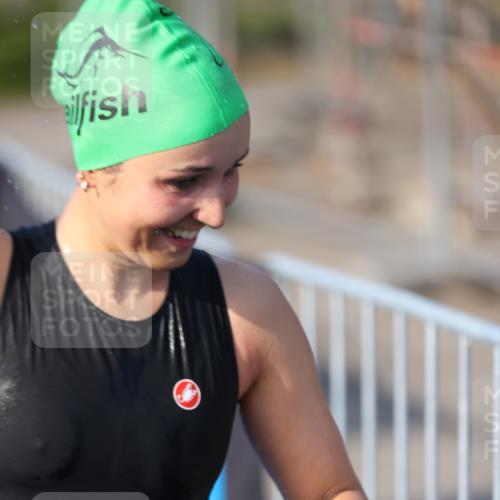 25.08.2024 - Elbe Triathlon Hamburg H.Heesch http://msf.ph/oto/6863878 25.08.2024 09:34:53 Schwimmen 475, 537 meine-sportfotos.de