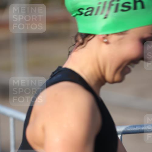 25.08.2024 - Elbe Triathlon Hamburg H.Heesch http://msf.ph/oto/6863881 25.08.2024 09:34:54 Schwimmen 475, 537 meine-sportfotos.de