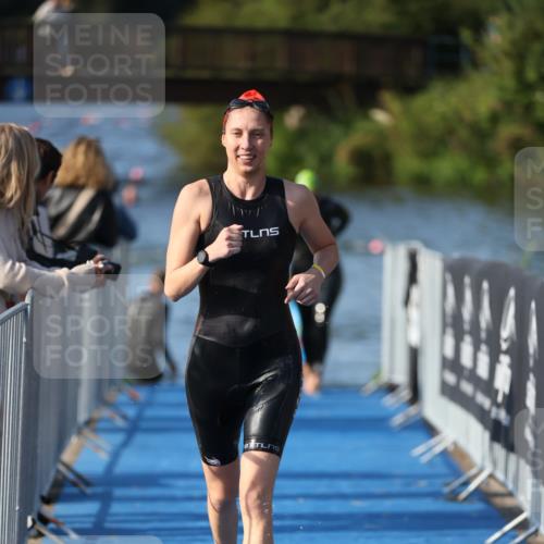 25.08.2024 - Elbe Triathlon Hamburg H.Heesch http://msf.ph/oto/6863886 25.08.2024 09:35:13 Schwimmen 473, 514, 547 meine-sportfotos.de