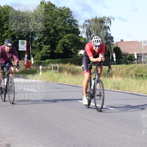 25.08.2024 - Elbe Triathlon Hamburg Fuchs,  Jonas http://msf.ph/oto/6863888 25.08.2024 09:21:11 Radfahren 39, 81, 300 meine-sportfotos.de
