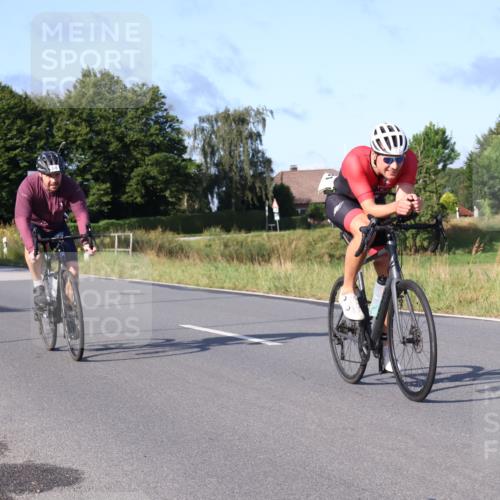 25.08.2024 - Elbe Triathlon Hamburg Fuchs,  Jonas http://msf.ph/oto/6863894 25.08.2024 09:21:11 Radfahren 39, 81, 300 meine-sportfotos.de