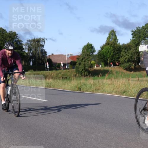 25.08.2024 - Elbe Triathlon Hamburg Fuchs,  Jonas http://msf.ph/oto/6863900 25.08.2024 09:21:11 Radfahren 39, 81, 300 meine-sportfotos.de