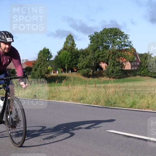 25.08.2024 - Elbe Triathlon Hamburg Fuchs,  Jonas http://msf.ph/oto/6863906 25.08.2024 09:21:11 Radfahren 39, 81, 300 meine-sportfotos.de