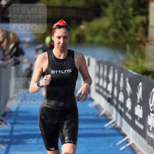 25.08.2024 - Elbe Triathlon Hamburg H.Heesch http://msf.ph/oto/6863917 25.08.2024 09:35:14 Schwimmen 473, 514, 547 meine-sportfotos.de