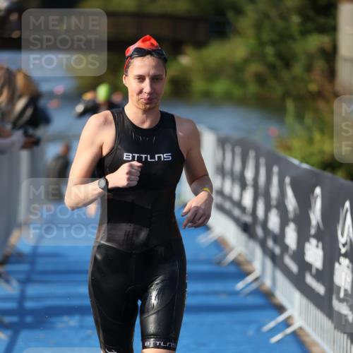 25.08.2024 - Elbe Triathlon Hamburg H.Heesch http://msf.ph/oto/6863927 25.08.2024 09:35:14 Schwimmen 473, 514, 547 meine-sportfotos.de