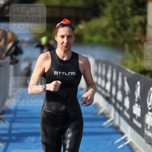 25.08.2024 - Elbe Triathlon Hamburg H.Heesch http://msf.ph/oto/6863929 25.08.2024 09:35:14 Schwimmen 473, 514, 547 meine-sportfotos.de