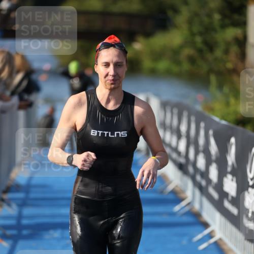 25.08.2024 - Elbe Triathlon Hamburg H.Heesch http://msf.ph/oto/6863934 25.08.2024 09:35:14 Schwimmen 473, 514, 547 meine-sportfotos.de