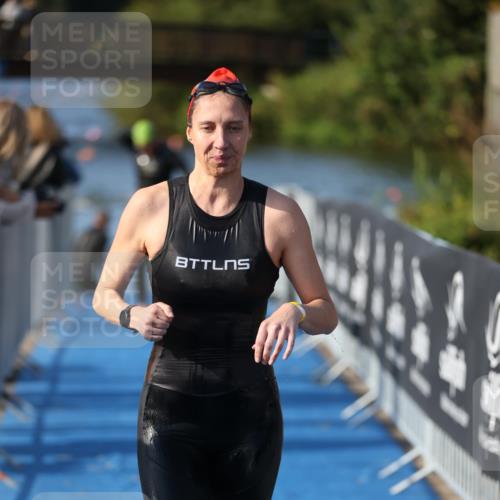 25.08.2024 - Elbe Triathlon Hamburg H.Heesch http://msf.ph/oto/6863937 25.08.2024 09:35:14 Schwimmen 473, 514, 547 meine-sportfotos.de