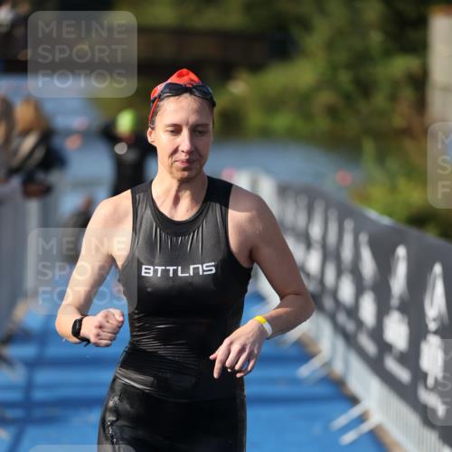 25.08.2024 - Elbe Triathlon Hamburg H.Heesch http://msf.ph/oto/6863942 25.08.2024 09:35:14 Schwimmen 473, 514, 547 meine-sportfotos.de