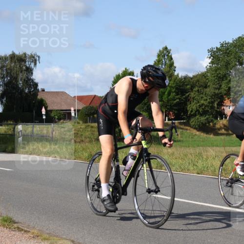25.08.2024 - Elbe Triathlon Hamburg Fuchs,  Jonas http://msf.ph/oto/6863944 25.08.2024 10:42:27 Radfahren 768, 1458, 1441, 1414, 1403, 1444 meine-sportfotos.de