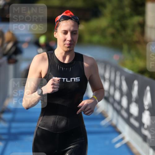 25.08.2024 - Elbe Triathlon Hamburg H.Heesch http://msf.ph/oto/6863952 25.08.2024 09:35:14 Schwimmen 473, 514, 547 meine-sportfotos.de