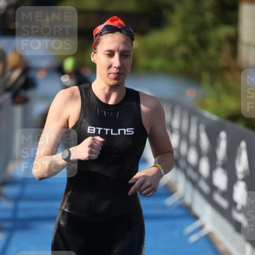 25.08.2024 - Elbe Triathlon Hamburg H.Heesch http://msf.ph/oto/6863956 25.08.2024 09:35:15 Schwimmen 473, 514, 547 meine-sportfotos.de