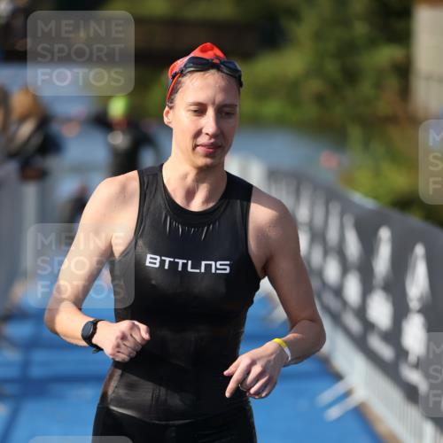 25.08.2024 - Elbe Triathlon Hamburg H.Heesch http://msf.ph/oto/6863964 25.08.2024 09:35:15 Schwimmen 473, 514, 547 meine-sportfotos.de