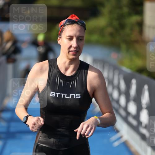25.08.2024 - Elbe Triathlon Hamburg H.Heesch http://msf.ph/oto/6863968 25.08.2024 09:35:15 Schwimmen 473, 514, 547 meine-sportfotos.de