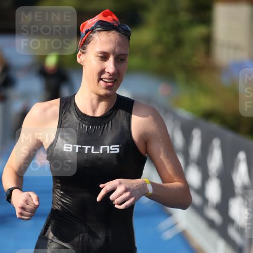 25.08.2024 - Elbe Triathlon Hamburg H.Heesch http://msf.ph/oto/6863980 25.08.2024 09:35:15 Schwimmen 473, 514, 547 meine-sportfotos.de