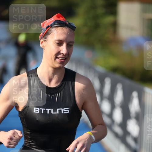 25.08.2024 - Elbe Triathlon Hamburg H.Heesch http://msf.ph/oto/6863986 25.08.2024 09:35:15 Schwimmen 473, 514, 547 meine-sportfotos.de