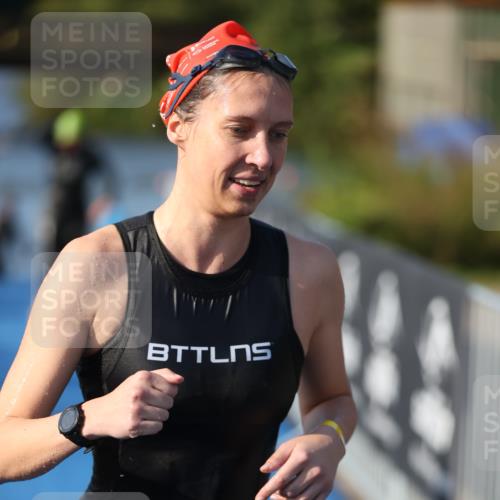 25.08.2024 - Elbe Triathlon Hamburg H.Heesch http://msf.ph/oto/6863995 25.08.2024 09:35:15 Schwimmen 473, 514, 547 meine-sportfotos.de