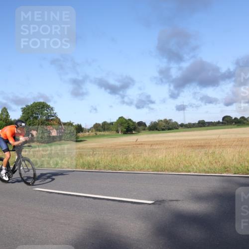 25.08.2024 - Elbe Triathlon Hamburg Fuchs,  Jonas http://msf.ph/oto/6863996 25.08.2024 09:21:25 Radfahren 246, 298, 311 meine-sportfotos.de