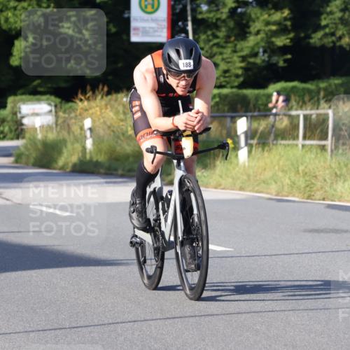 25.08.2024 - Elbe Triathlon Hamburg Fuchs,  Jonas http://msf.ph/oto/6864024 25.08.2024 09:21:33 Radfahren 188, 197, 204 meine-sportfotos.de