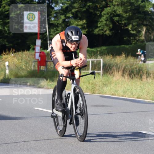 25.08.2024 - Elbe Triathlon Hamburg Fuchs,  Jonas http://msf.ph/oto/6864028 25.08.2024 09:21:33 Radfahren 188, 197, 204 meine-sportfotos.de