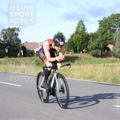 25.08.2024 - Elbe Triathlon Hamburg Fuchs,  Jonas http://msf.ph/oto/6864043 25.08.2024 09:21:34 Radfahren 188, 197, 204, 42 meine-sportfotos.de