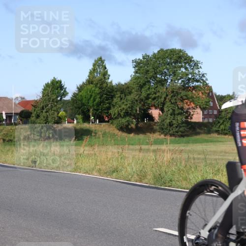 25.08.2024 - Elbe Triathlon Hamburg Fuchs,  Jonas http://msf.ph/oto/6864052 25.08.2024 09:21:34 Radfahren 188, 197, 204, 42 meine-sportfotos.de