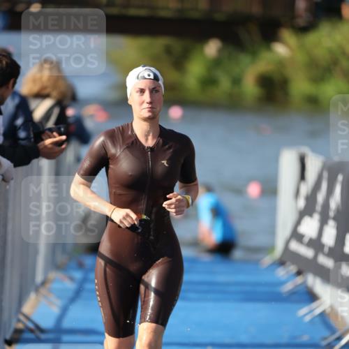 25.08.2024 - Elbe Triathlon Hamburg H.Heesch http://msf.ph/oto/6864068 25.08.2024 09:35:29 Schwimmen 461, 473, 514, 532, 547 meine-sportfotos.de