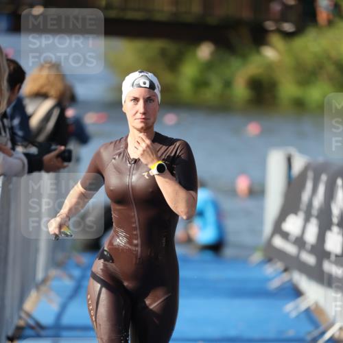 25.08.2024 - Elbe Triathlon Hamburg H.Heesch http://msf.ph/oto/6864091 25.08.2024 09:35:29 Schwimmen 461, 473, 514, 532, 547 meine-sportfotos.de