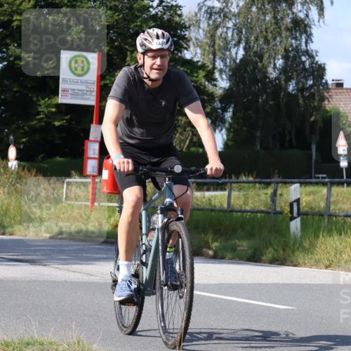 25.08.2024 - Elbe Triathlon Hamburg Fuchs,  Jonas http://msf.ph/oto/6864092 25.08.2024 10:48:03 Radfahren 1404 meine-sportfotos.de