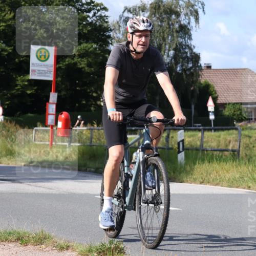 25.08.2024 - Elbe Triathlon Hamburg Fuchs,  Jonas http://msf.ph/oto/6864097 25.08.2024 10:48:03 Radfahren 1404 meine-sportfotos.de