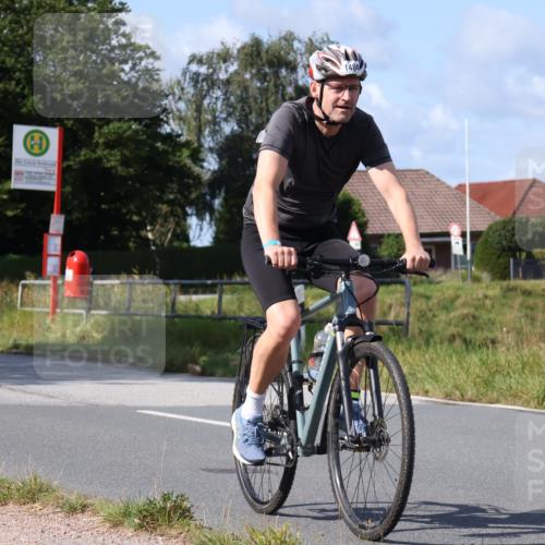 25.08.2024 - Elbe Triathlon Hamburg Fuchs,  Jonas http://msf.ph/oto/6864098 25.08.2024 10:48:03 Radfahren 1404 meine-sportfotos.de