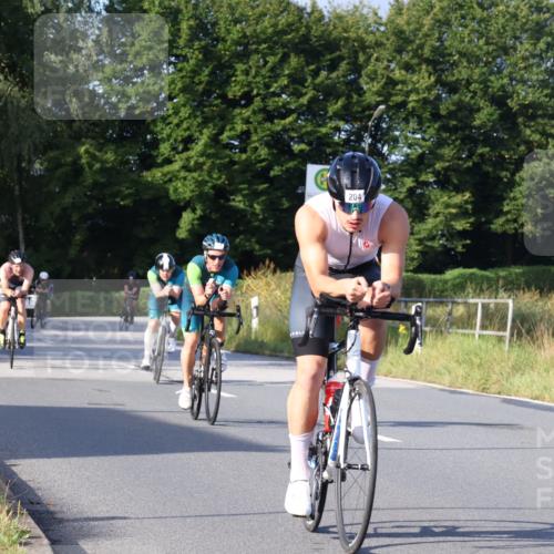 25.08.2024 - Elbe Triathlon Hamburg Fuchs,  Jonas http://msf.ph/oto/6864100 25.08.2024 09:21:40 Radfahren 197, 204, 42, 46, 92, 294, 34 meine-sportfotos.de