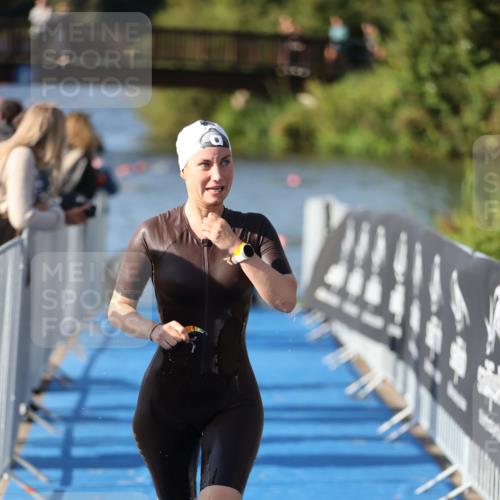 25.08.2024 - Elbe Triathlon Hamburg H.Heesch http://msf.ph/oto/6864106 25.08.2024 09:35:30 Schwimmen 461, 473, 514, 532, 547 meine-sportfotos.de