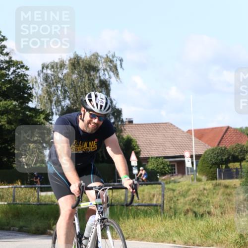 25.08.2024 - Elbe Triathlon Hamburg Fuchs,  Jonas http://msf.ph/oto/6864113 25.08.2024 10:48:12 Radfahren 736, 1626 meine-sportfotos.de