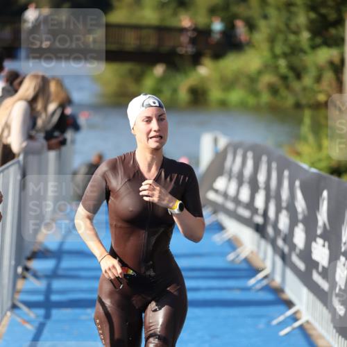 25.08.2024 - Elbe Triathlon Hamburg H.Heesch http://msf.ph/oto/6864116 25.08.2024 09:35:30 Schwimmen 461, 473, 514, 532, 547 meine-sportfotos.de