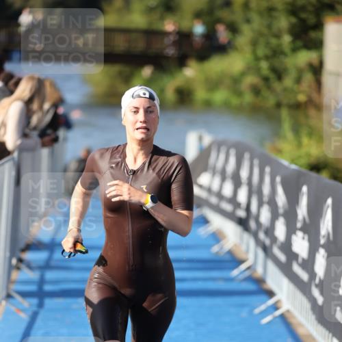 25.08.2024 - Elbe Triathlon Hamburg H.Heesch http://msf.ph/oto/6864127 25.08.2024 09:35:30 Schwimmen 461, 473, 514, 532, 547 meine-sportfotos.de