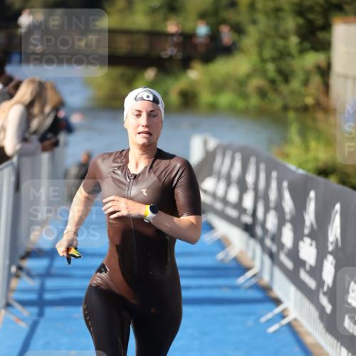 25.08.2024 - Elbe Triathlon Hamburg H.Heesch http://msf.ph/oto/6864132 25.08.2024 09:35:31 Schwimmen 461, 473, 514, 532, 547 meine-sportfotos.de