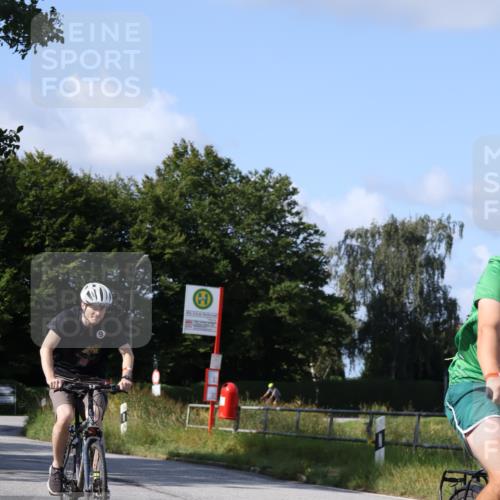 25.08.2024 - Elbe Triathlon Hamburg Fuchs,  Jonas http://msf.ph/oto/6864140 25.08.2024 10:48:39 Radfahren 585, 650 meine-sportfotos.de