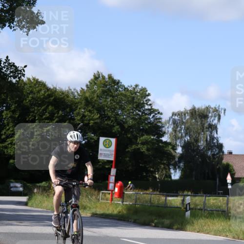 25.08.2024 - Elbe Triathlon Hamburg Fuchs,  Jonas http://msf.ph/oto/6864142 25.08.2024 10:48:39 Radfahren 585, 650 meine-sportfotos.de
